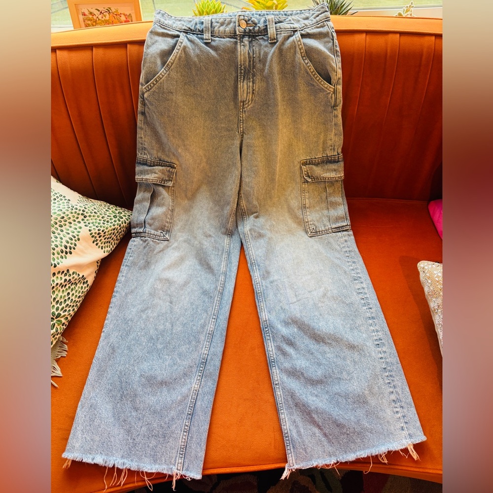 H&M women’s cargo straight jeans